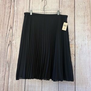 Coldwater Creek Womens Pleated Knee Black Skirt size 12